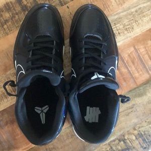 Kobe undefeated men size 12 shoes